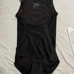 Marena Recovery Compression